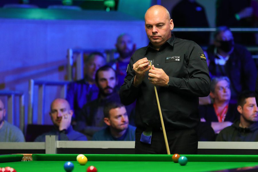 Stuart Bingham wins Group 2 of the Championship League.